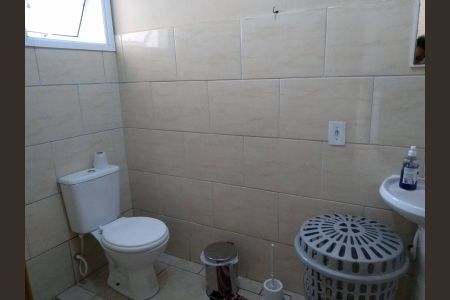 Banheiro de casa para alugar com 2 quartos, 42m² em Guajuviras, Canoas