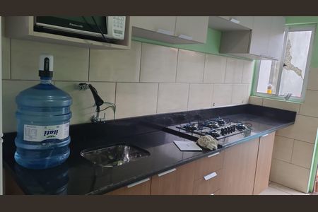 Cozinha de casa para alugar com 2 quartos, 42m² em Guajuviras, Canoas
