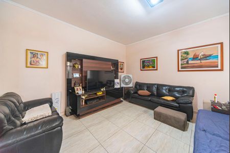 Casa à venda com 179m², 3 quartos e 2 vagas Casa à venda com 179m², 3 quartos e 2 vagasSala