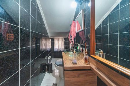 Casa à venda com 179m², 3 quartos e 2 vagas Casa à venda com 179m², 3 quartos e 2 vagasLavabo