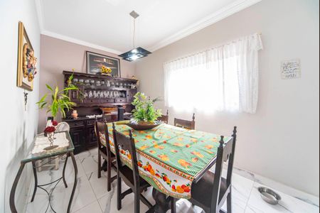 Casa à venda com 179m², 3 quartos e 2 vagas Casa à venda com 179m², 3 quartos e 2 vagasSala de Jantar