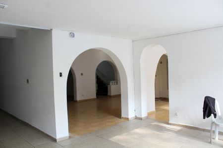 Casa para alugar com 11 quartos, 250m² em Pacaembu, São Paulo