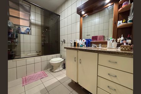 Apartamento à venda com 108m², 3 quartos e 1 vaga Apartamento à venda com 108m², 3 quartos e 1 vagaBanheiro social