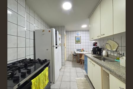 Apartamento à venda com 108m², 3 quartos e 1 vaga Apartamento à venda com 108m², 3 quartos e 1 vagaCozinha