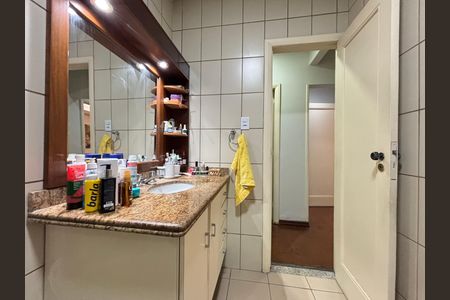 Apartamento à venda com 108m², 3 quartos e 1 vaga Apartamento à venda com 108m², 3 quartos e 1 vagaBanheiro social