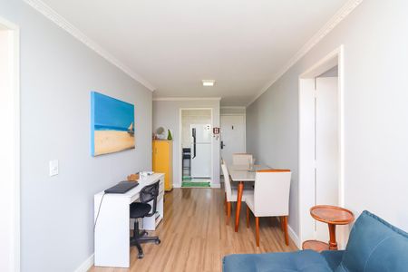 Sala de apartamento à venda com 3 quartos, 57m² em Itaquera, São Paulo