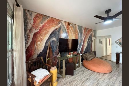 Sala de casa para alugar com 3 quartos, 105m² em Jardim Regina, São Paulo