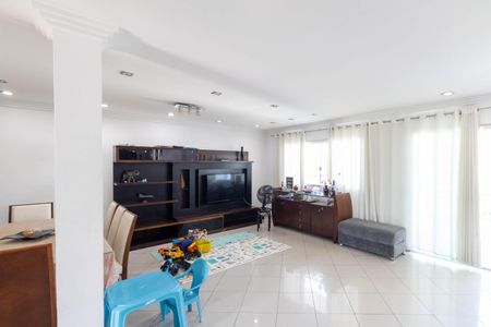Casa para alugar com 300m², 3 quartos e 6 vagasSala