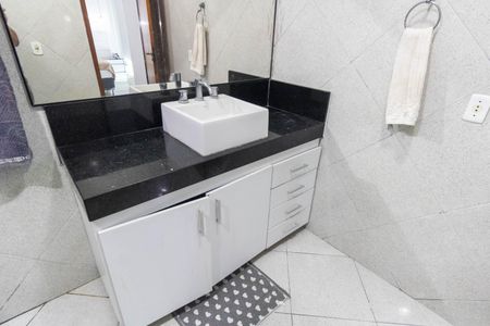 Casa para alugar com 300m², 3 quartos e 6 vagasBanheiro do Quarto 3