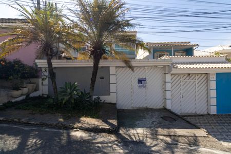 Casa para alugar com 300m², 3 quartos e 6 vagasPlaquinha