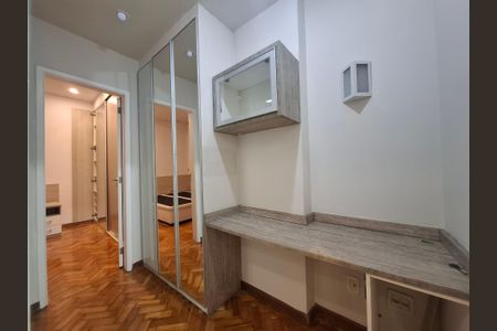 Apartamento à venda com 64m², 1 quarto e sem vagaCorredor 