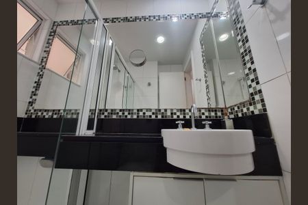 Apartamento à venda com 64m², 1 quarto e sem vagaBanheiro 