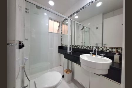 Apartamento à venda com 64m², 1 quarto e sem vagaBanheiro 
