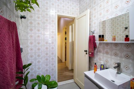 Apartamento à venda com 64m², 2 quartos e 1 vaga Apartamento à venda com 64m², 2 quartos e 1 vagaBanheiro