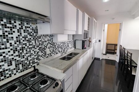 Apartamento à venda com 70m², 2 quartos e 2 vagasCozinha - Armários