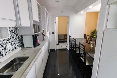 Apartamento à venda com 70m², 2 quartos e 2 vagasCozinha - Armários