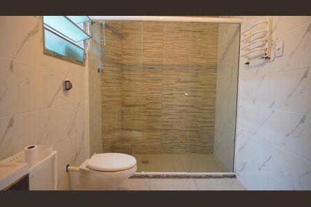 Apartamento para alugar com 120m², 4 quartos e sem vagaBanheiro social 