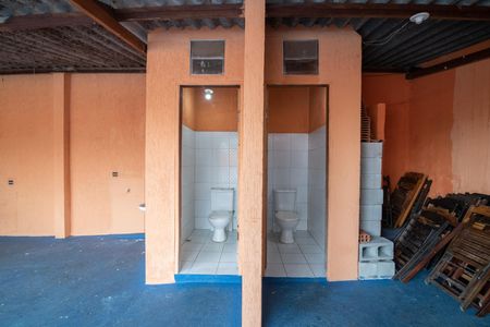 Casa para alugar com 450m², 3 quartos e 2 vagasBanheiros Área Externa