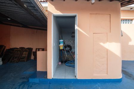 Casa para alugar com 450m², 3 quartos e 2 vagasDepósito na Área Externa