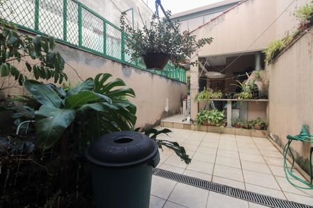 Casa à venda com 120m², 3 quartos e 1 vaga Casa à venda com 120m², 3 quartos e 1 vagaQuintal e Churrasqueira