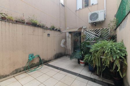 Casa à venda com 120m², 3 quartos e 1 vaga Casa à venda com 120m², 3 quartos e 1 vagaQuintal e Churrasqueira