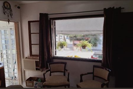 Casa à venda com 192m², 3 quartos e 2 vagasSala
