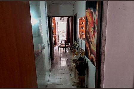 Casa à venda com 192m², 3 quartos e 2 vagasCorredor
