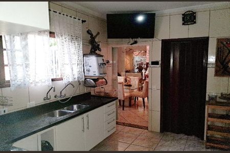 Casa à venda com 192m², 3 quartos e 2 vagasCozinha