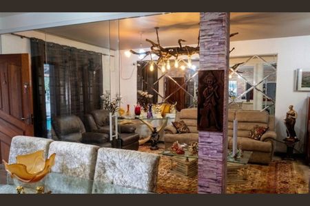Casa à venda com 192m², 3 quartos e 2 vagasSala