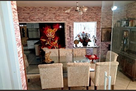 Casa à venda com 192m², 3 quartos e 2 vagasSala