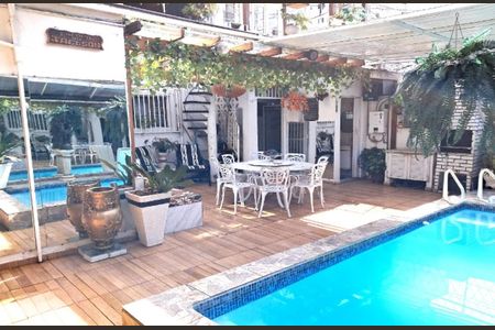 Casa à venda com 192m², 3 quartos e 2 vagasÁrea externa