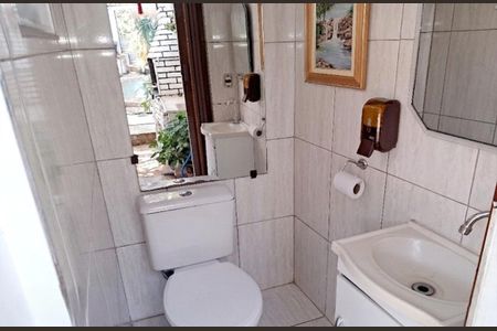 Casa à venda com 192m², 3 quartos e 2 vagasBanheiro