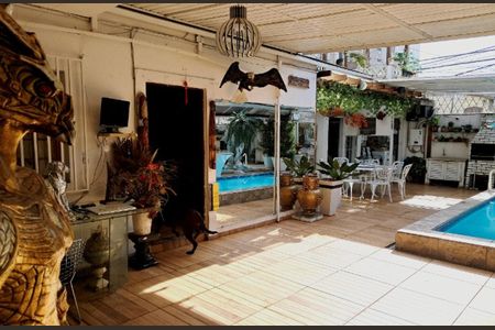 Casa à venda com 192m², 3 quartos e 2 vagasÁrea externa