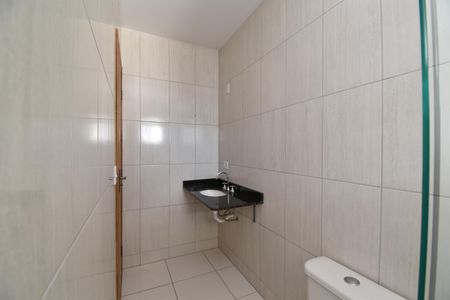 Casa de condomínio para alugar com 130m², 3 quartos e 2 vagasBanheiro 2