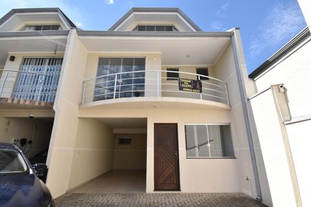 Casa de condomínio para alugar com 130m², 3 quartos e 2 vagasFachada