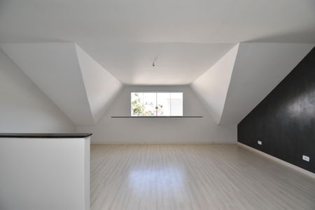 Casa de condomínio para alugar com 130m², 3 quartos e 2 vagasÁtico