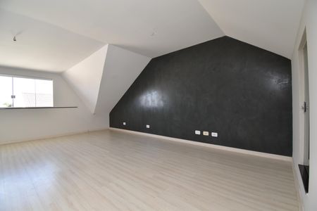 Casa de condomínio para alugar com 130m², 3 quartos e 2 vagasÁtico