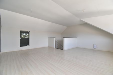 Casa de condomínio para alugar com 130m², 3 quartos e 2 vagasÁtico