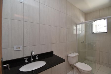 Casa de condomínio para alugar com 130m², 3 quartos e 2 vagasBanheiro 2