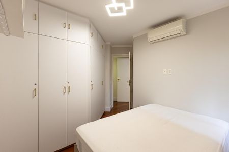 Apartamento para alugar com 120m², 2 quartos e 2 vagas Apartamento para alugar com 120m², 2 quartos e 2 vagasQuarto
