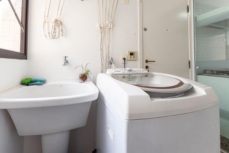 Apartamento para alugar com 120m², 2 quartos e 2 vagas Apartamento para alugar com 120m², 2 quartos e 2 vagasÁrea de Serviço