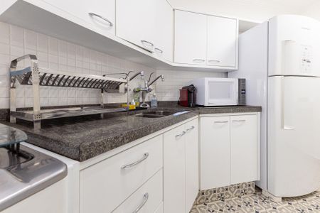 Apartamento para alugar com 120m², 2 quartos e 2 vagas Apartamento para alugar com 120m², 2 quartos e 2 vagasCozinha