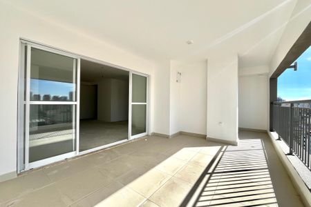 Apartamento à venda com 125m², 3 quartos e 2 vagasVaranda