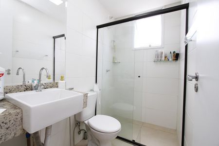 Apartamento à venda com 76m², 3 quartos e 2 vagasBanheiro da Suíte
