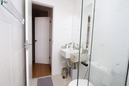 Apartamento à venda com 76m², 3 quartos e 2 vagasBanheiro da Suíte