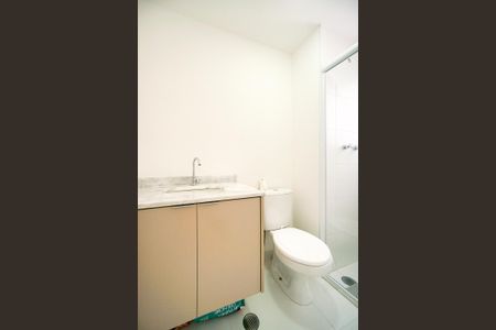 Apartamento à venda com 76m², 2 quartos e 1 vaga Apartamento à venda com 76m², 2 quartos e 1 vagaBanheiro da suíte 01