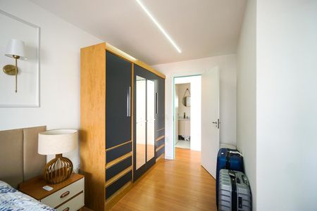 Apartamento à venda com 76m², 2 quartos e 1 vaga Apartamento à venda com 76m², 2 quartos e 1 vagaCloset da suíte 01