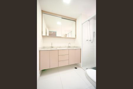 Apartamento à venda com 76m², 2 quartos e 1 vaga Apartamento à venda com 76m², 2 quartos e 1 vagaBanheiro da suíte 01