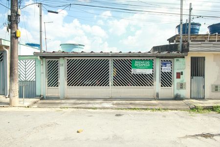 Fachada de casa à venda com 6 quartos, 384m² em Recreio da Borda do Campo, Santo André
