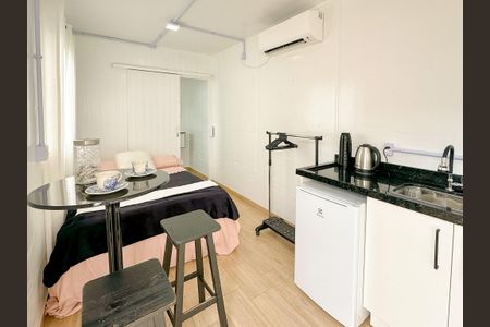 Sala/Quarto de kitnet/studio para alugar com 1 quarto, 18m² em Ingleses do Rio Vermelho, Florianópolis